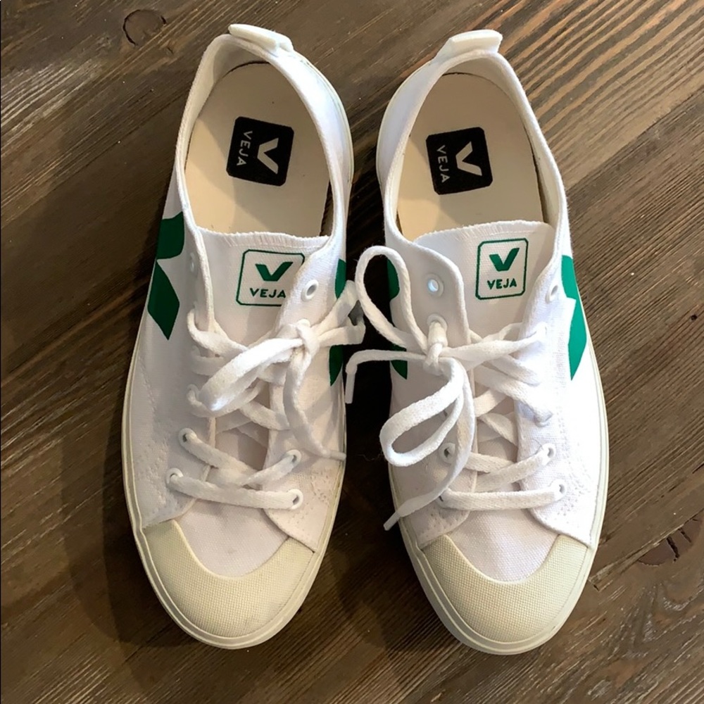 Veja white canvas woman’s sneaker